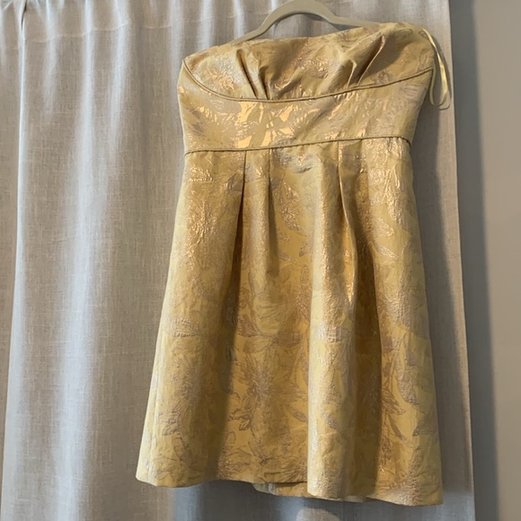 BCBG Max Azria Yellow Gold Floral Strapless Summer Pleated Party Dress  Size 12 - Picture 8 of 8